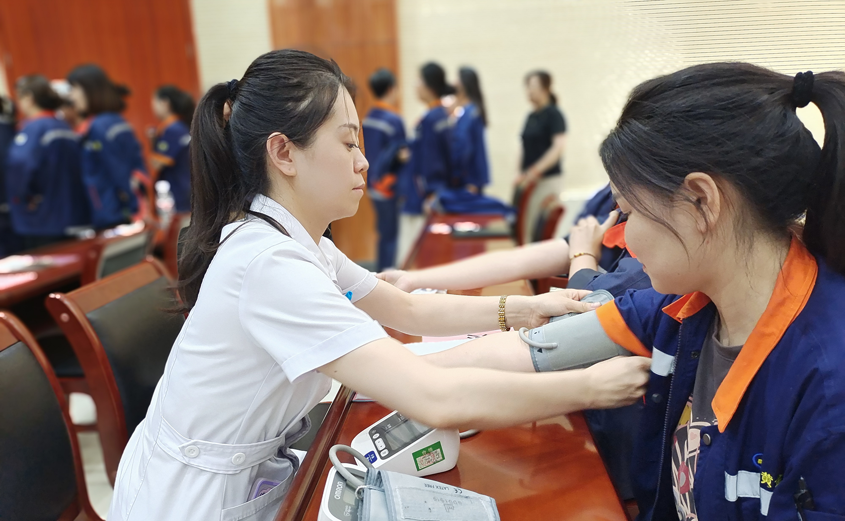 公司工會(huì)開(kāi)展“健康與你同行”專(zhuān)家義診暨女職工健康講座活動(dòng)